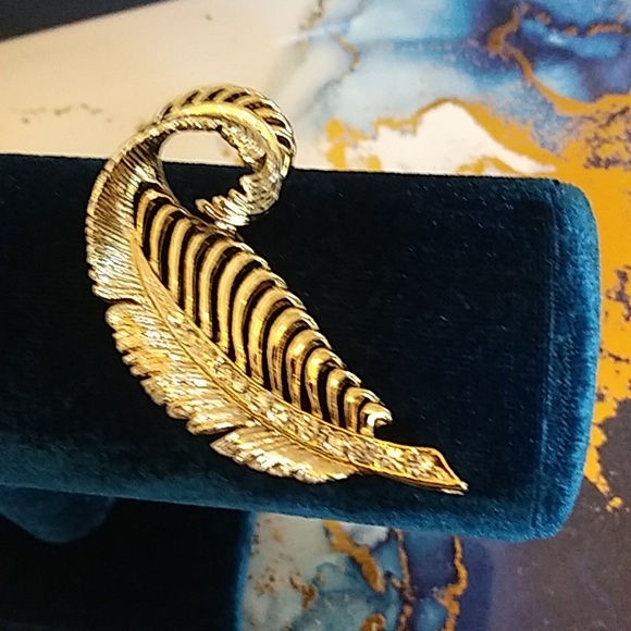 VTG Gold Tone Embellished Stament Leaf Brooch Pin - Picture 9 of 17